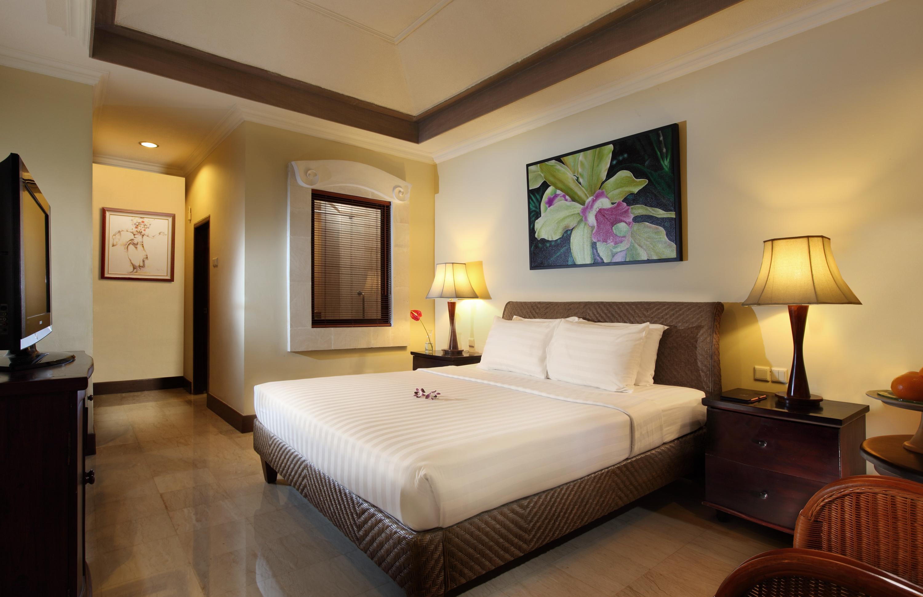 Puri Santrian Beach Resort And Spa Sanur  Exterior photo