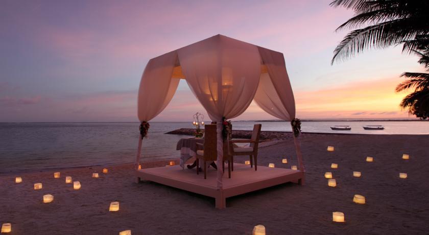 Puri Santrian Beach Resort And Spa Sanur  Exterior photo