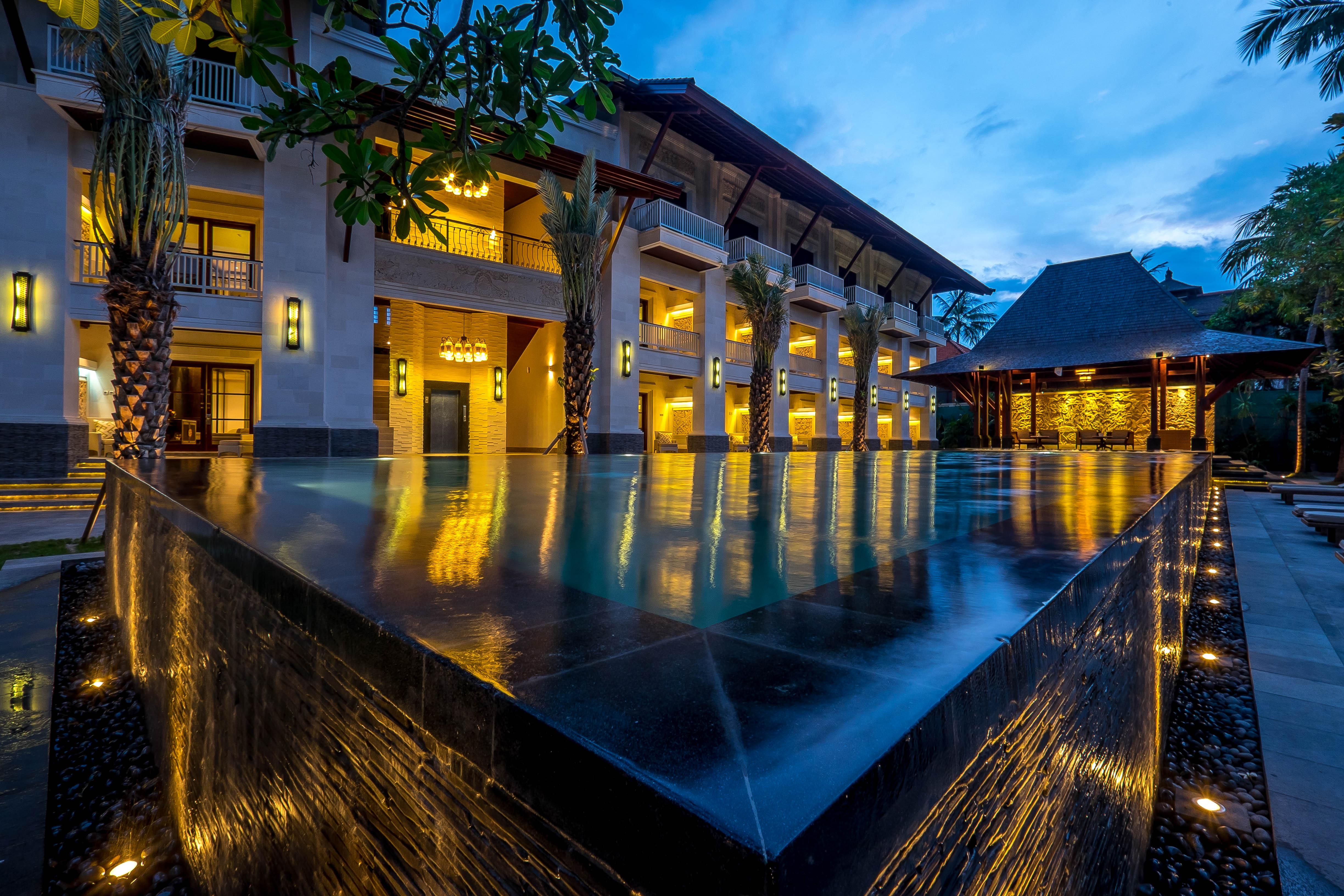 Puri Santrian Beach Resort And Spa Sanur  Exterior photo