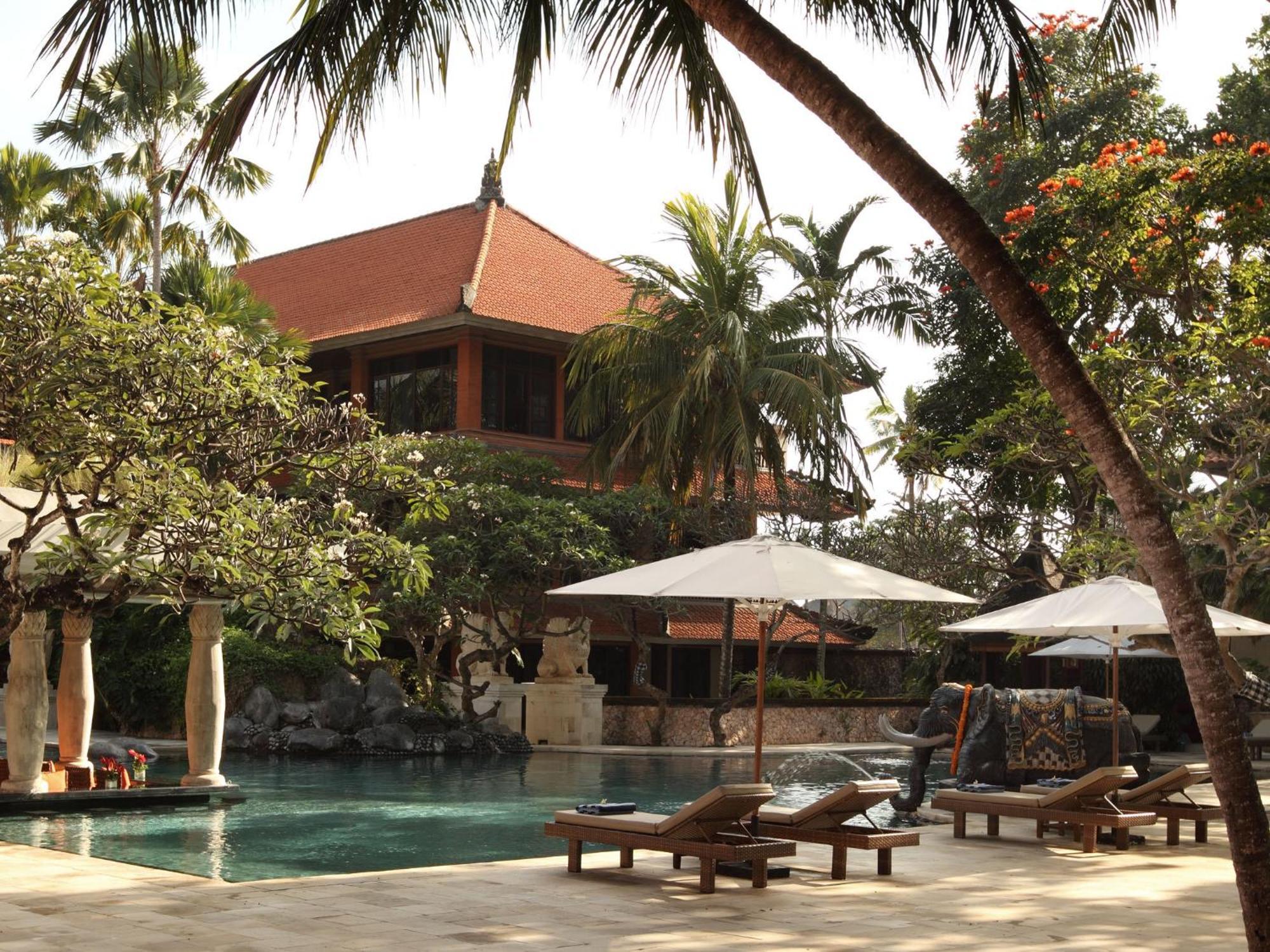 Puri Santrian Beach Resort And Spa Sanur  Exterior photo