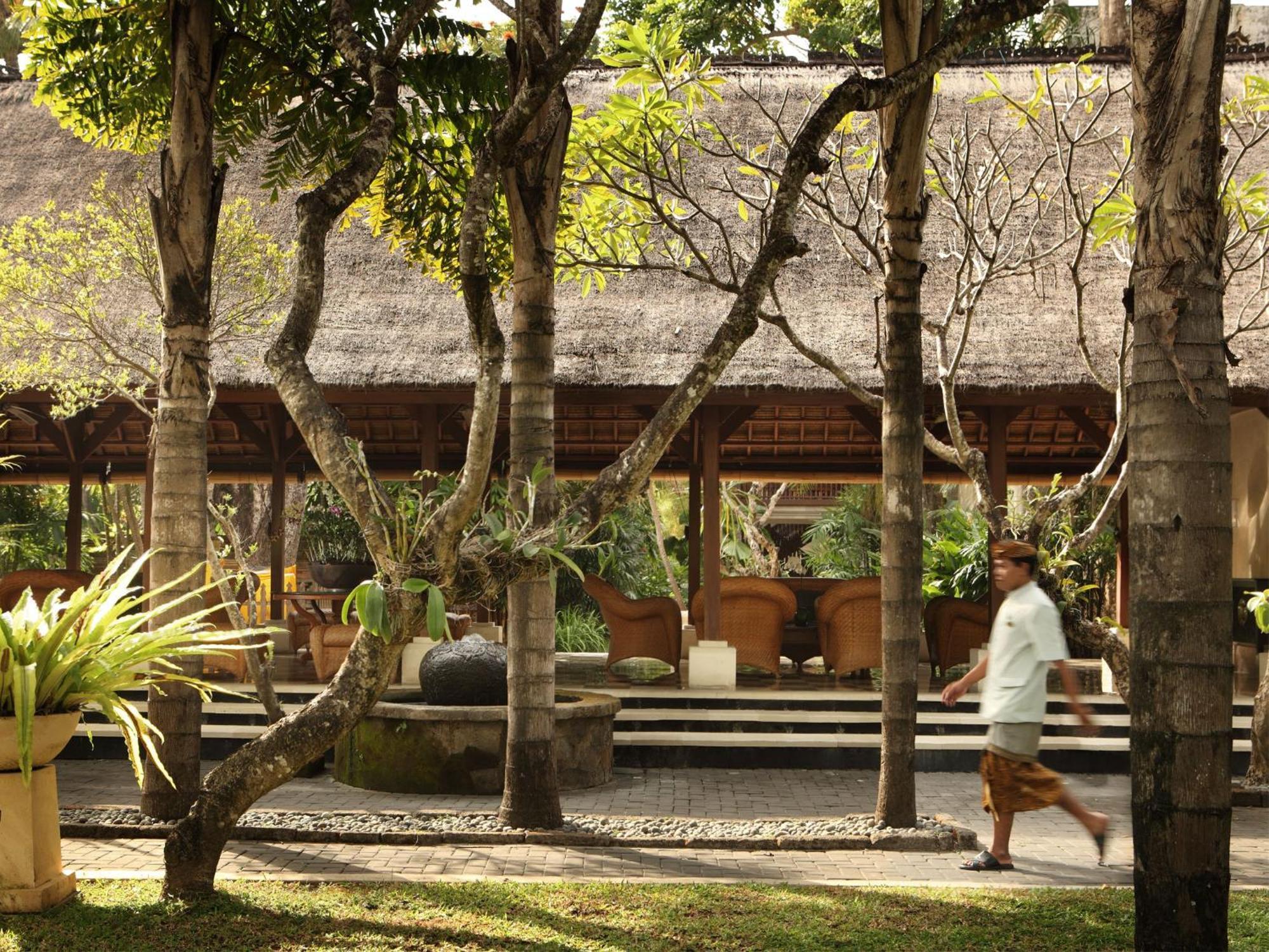 Puri Santrian Beach Resort And Spa Sanur  Exterior photo