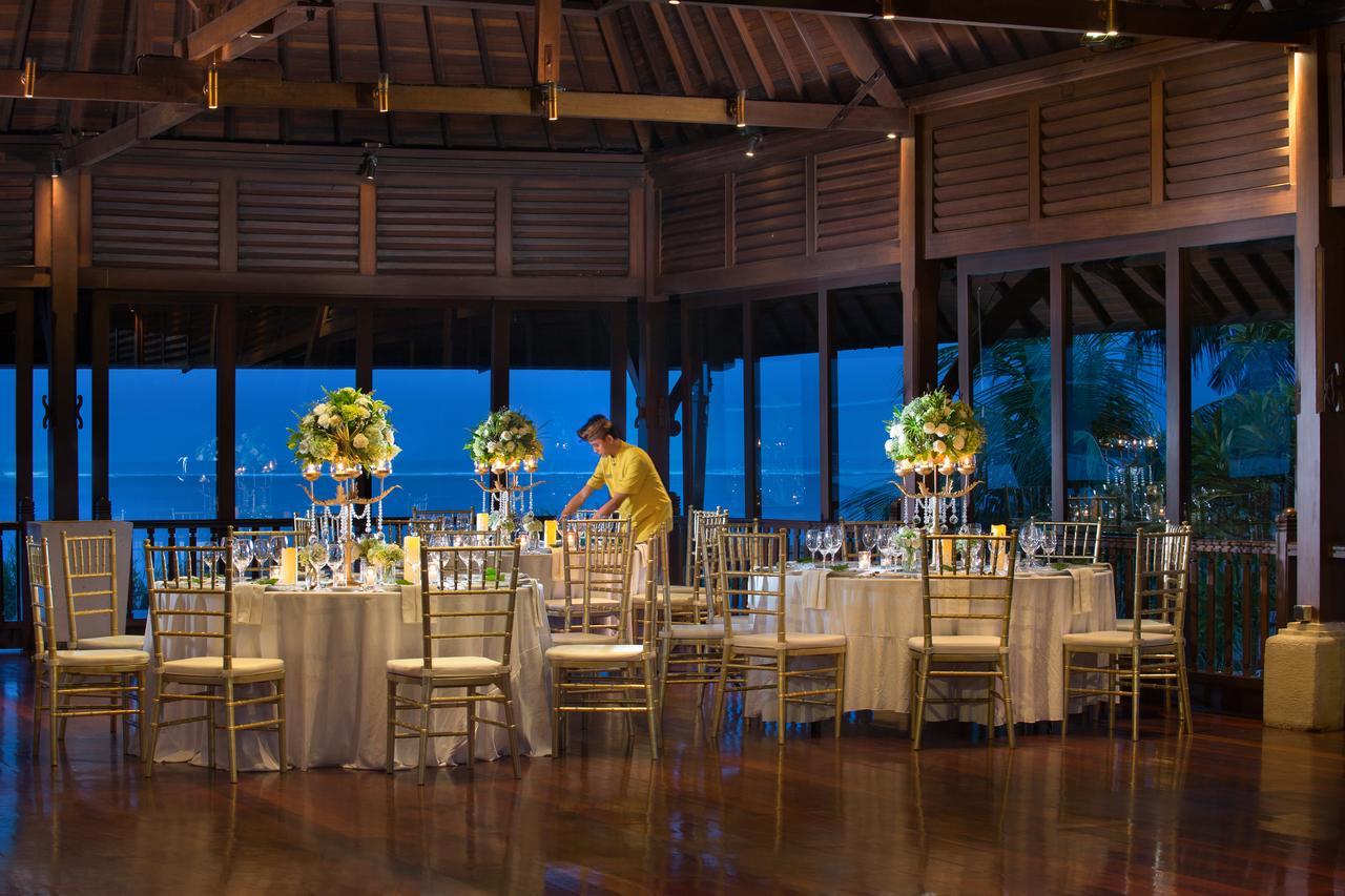 Puri Santrian Beach Resort And Spa Sanur  Exterior photo